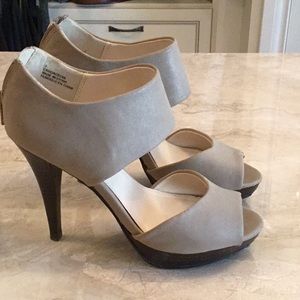 Size 6 in good used condition